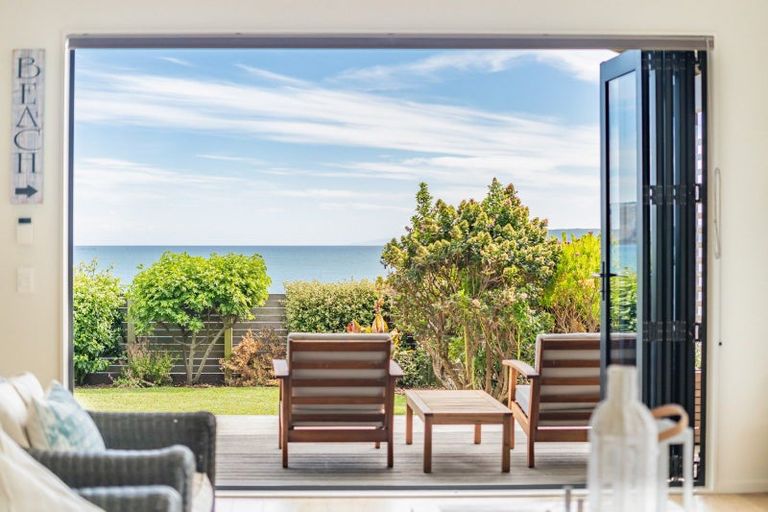 Photo of property in 43 Moana Road, Plimmerton, Porirua, 5026