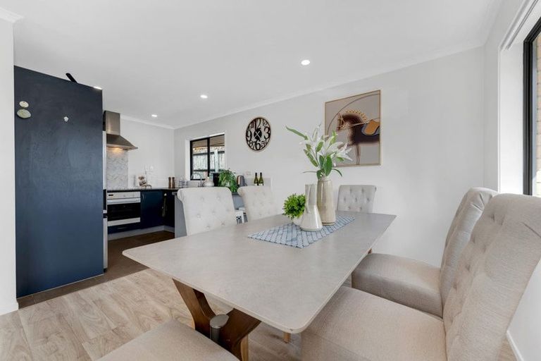 Photo of property in 4 Bokeen Lane, Flat Bush, Auckland, 2019
