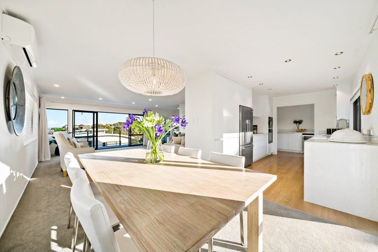 Photo of property in 86 Hebron Road, Waiake, Auckland, 0630