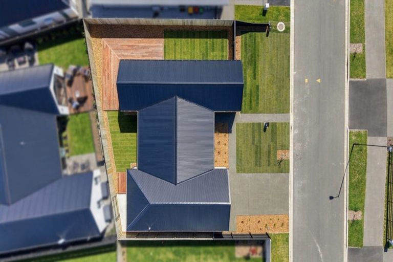 Photo of property in 10 Dan Street, Marshland, Christchurch, 8083
