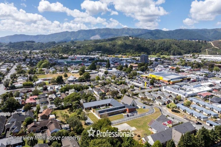 Photo of property in 1/4 Comeskey Grove, Elderslea, Upper Hutt, 5018