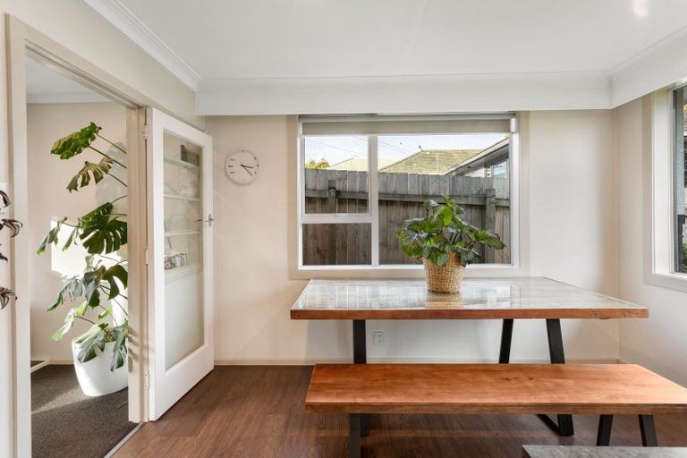 Photo of property in 12 Waldron Crescent, Green Island, Dunedin, 9018