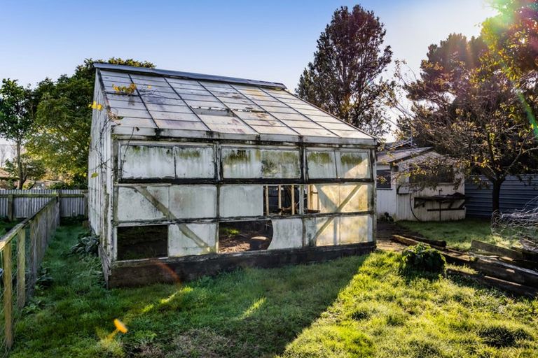 Photo of property in 40 Bear Street, Waverley, 4510