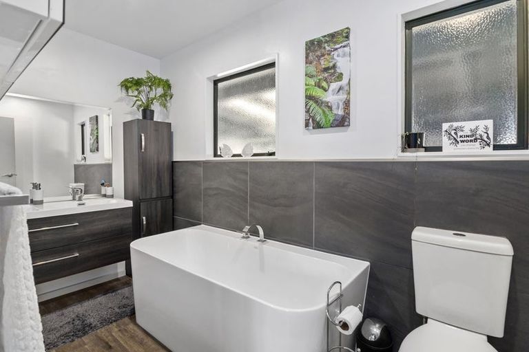 Photo of property in 17a Martin Avenue, Wakefield, 7025