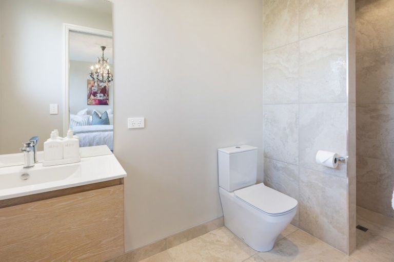 Photo of property in 129 Saint Kilda Road, Cambridge, 3434