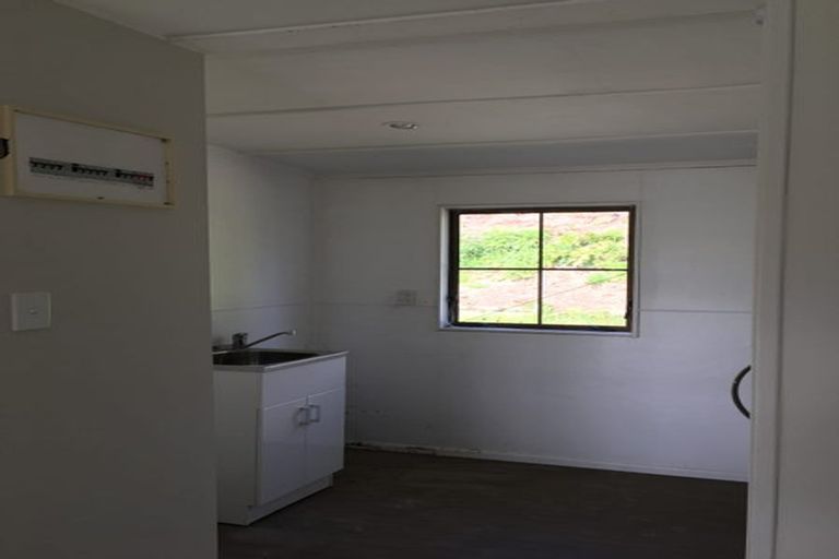 Photo of property in 695 State Highway 16, Kumeu, 0891