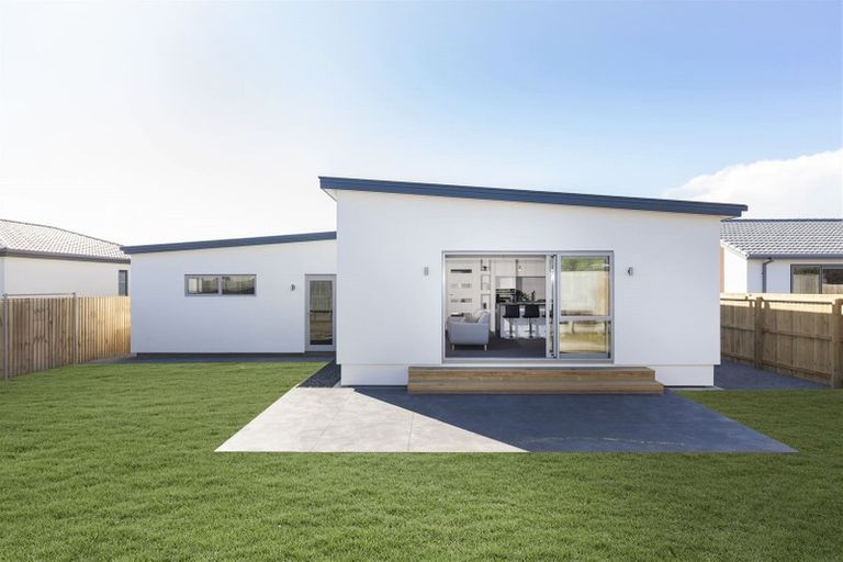 Photo of property in 15 Kingsbridge West, Burwood, Christchurch, 8083