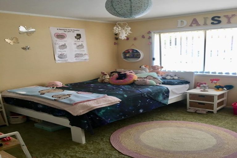 Photo of property in 1/35 Palliser Lane, Browns Bay, Auckland, 0630