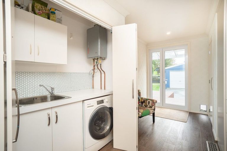 Photo of property in 6 Parkland Crescent, Terrace End, Palmerston North, 4410