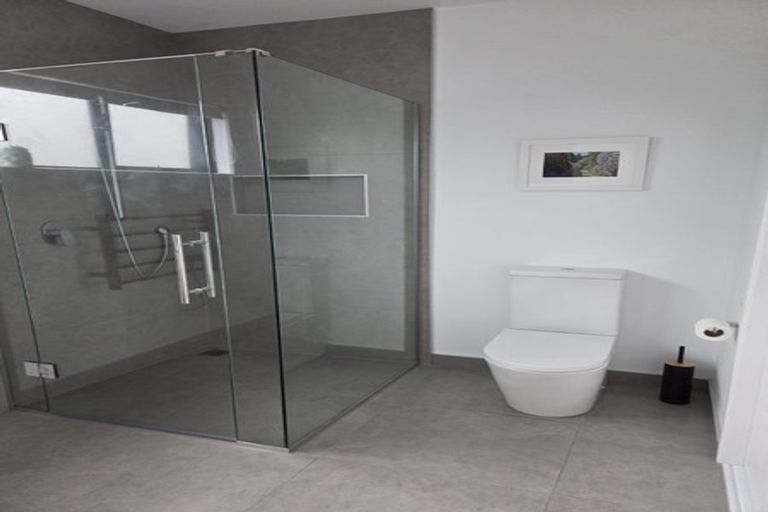 Photo of property in 19a Braemar Road, Rothesay Bay, Auckland, 0630