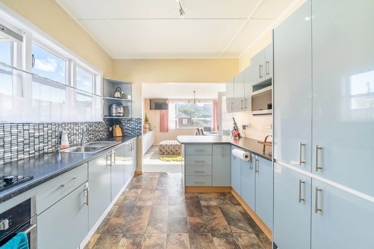 Photo of property in 68 Churton Crescent, Taita, Lower Hutt, 5011