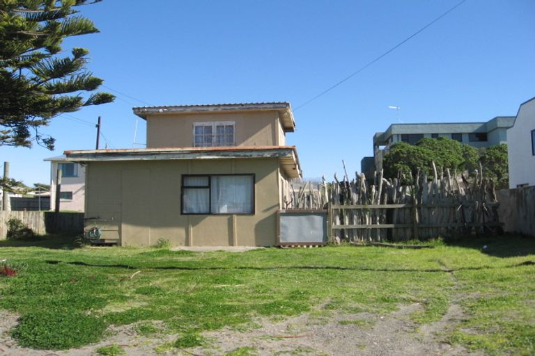 Photo of property in 8 Hunia Terrace, Himatangi Beach, Foxton, 4891