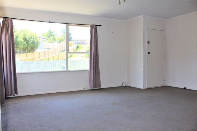 Photo of property in 25 Hewlett Road, Massey, Auckland, 0614