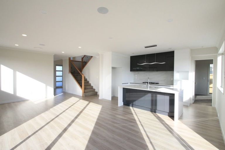 Photo of property in 13 Maka Terrace, Orewa, 0931