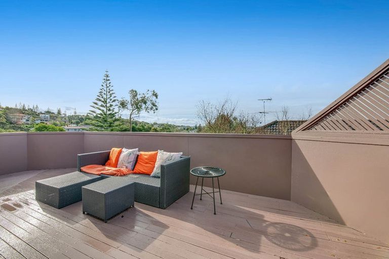 Photo of property in 2/13 Greenridge Court, Glenfield, Auckland, 0629