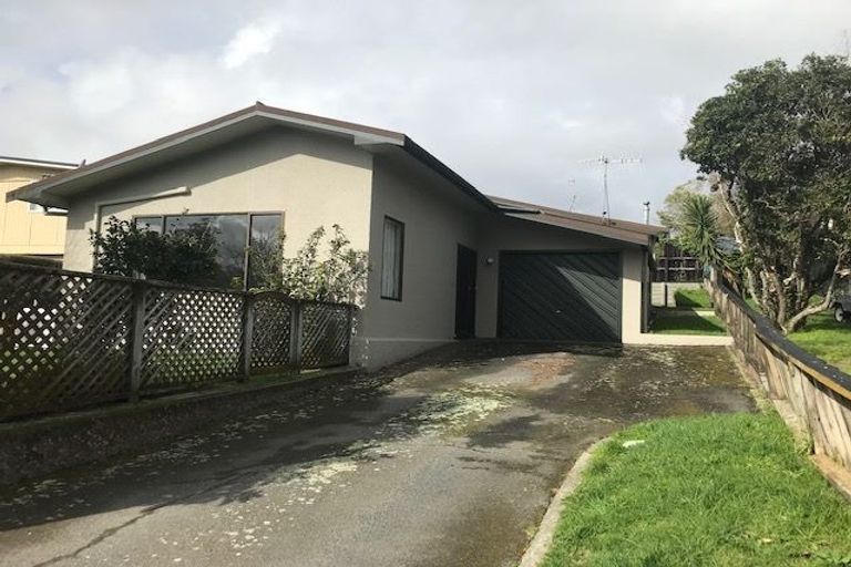 Photo of property in 15a Nola Avenue, Raumati Beach, Paraparaumu, 5032