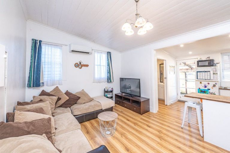 Photo of property in 57 Niblett Street, Whanganui, 4500