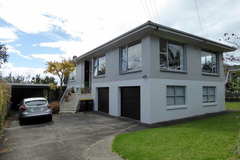 Photo of property in 12a Westwell Road, Belmont, Auckland, 0622