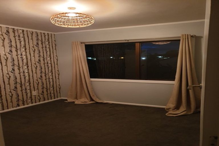 Photo of property in 1/35 St Leonards Road, Kelston, Auckland, 0602