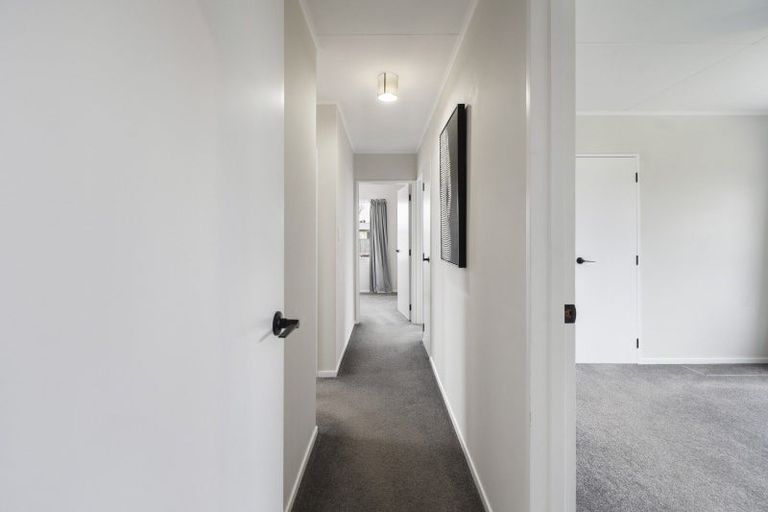 Photo of property in 9 Abraham Crescent, Milson, Palmerston North, 4414
