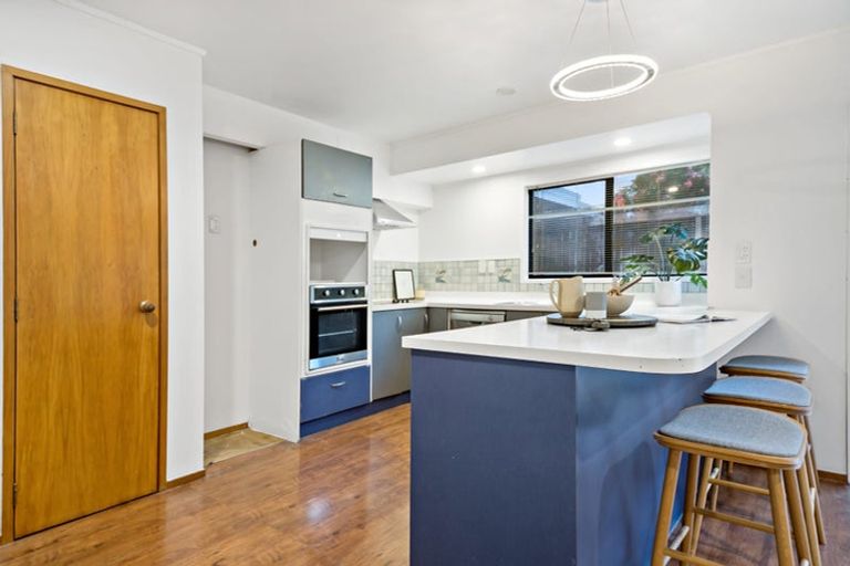 Photo of property in 40 Pigeon Mountain Road, Half Moon Bay, Auckland, 2012