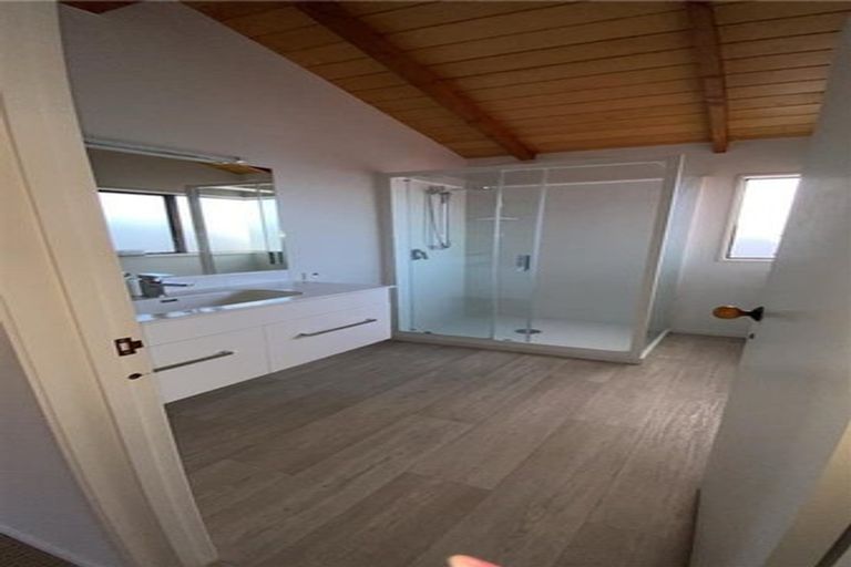 Photo of property in 240b Devonport Road, Tauranga, 3110