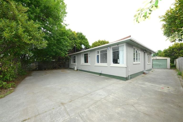 Photo of property in 34 Curletts Road, Sockburn, Christchurch, 8042