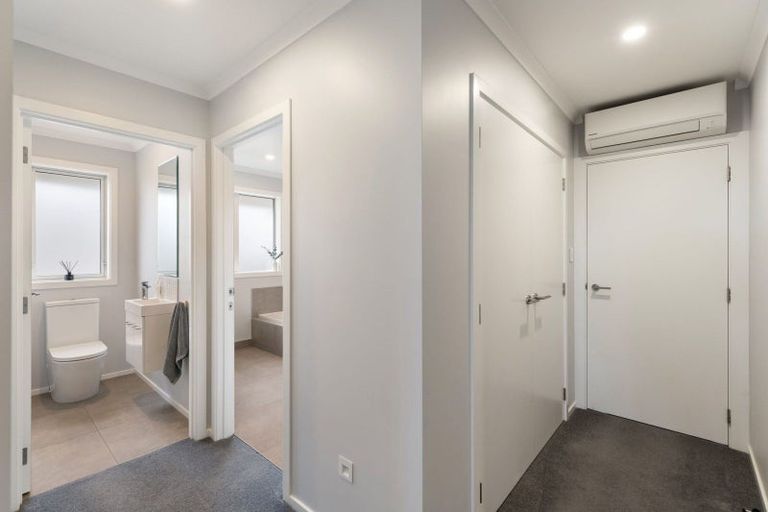 Photo of property in 1 Gibraltar Way, Fitzherbert, Palmerston North, 4410