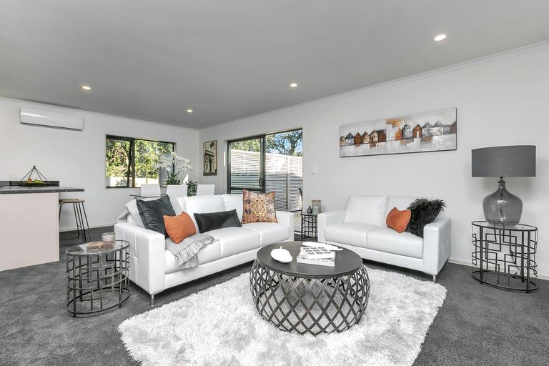 Photo of property in 40a Roberts Road, Glenfield, Auckland, 0629