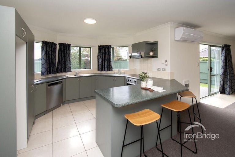 Photo of property in 8 Bottle Lake Drive, Parklands, Christchurch, 8083