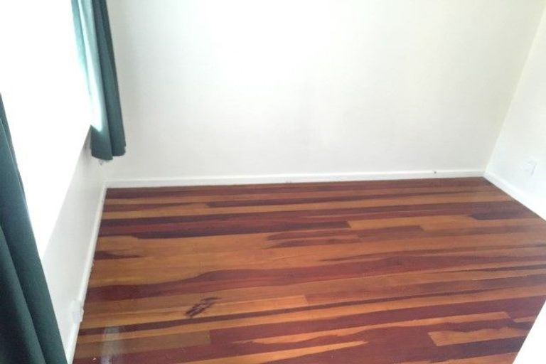 Photo of property in 260 Henderson Valley Road, Henderson, Auckland, 0612