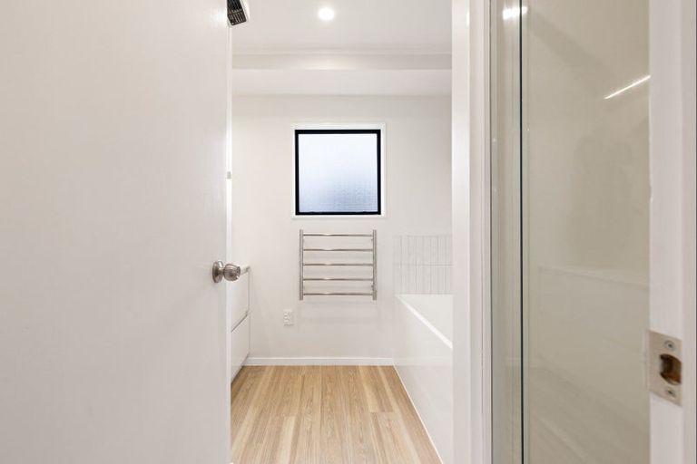 Photo of property in 100 Hillcrest Drive, Kelvin Grove, Palmerston North, 4414