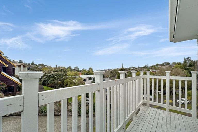 Photo of property in 2/5 Manaia Place, Mairangi Bay, Auckland, 0630
