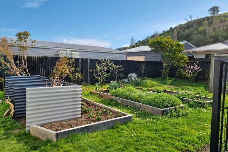 Photo of property in 14 Bell Street, Featherston, 5710