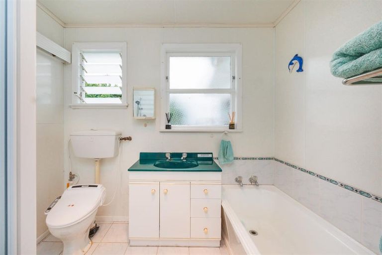 Photo of property in 16 Wilson Street, Bulls, 4818