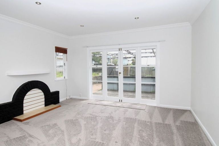 Photo of property in 1/224 Onewa Road, Birkenhead, Auckland, 0626