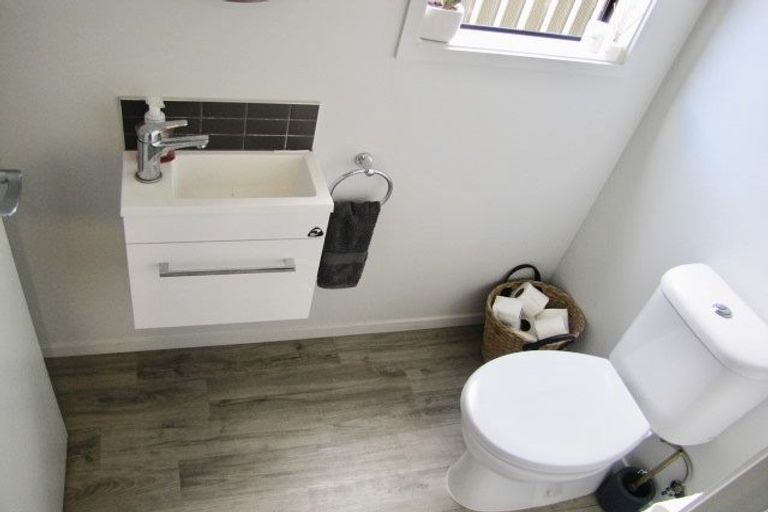 Photo of property in 16 Bridle Way, Omokoroa, 3114