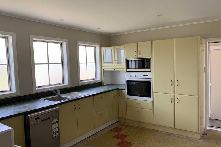 Photo of property in 26 West Coast Road, Te Kopuru, 0371