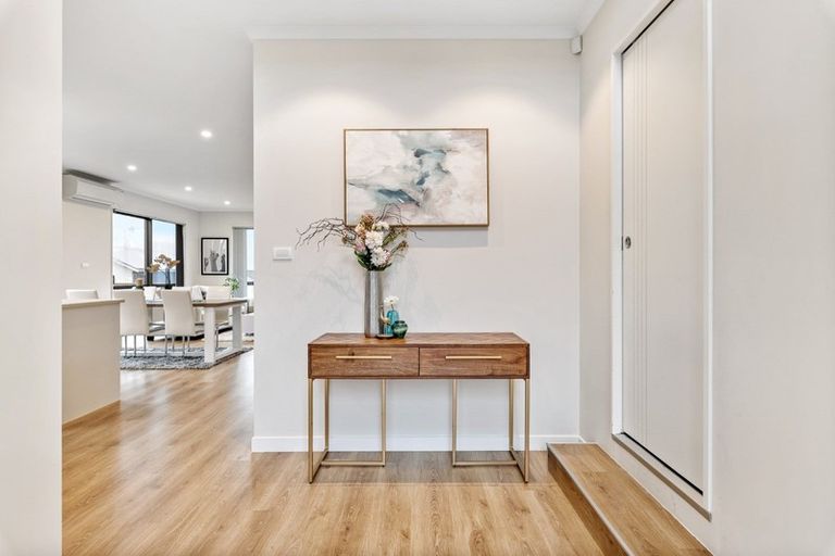 Photo of property in 9 Mettam Drive, Swanson, Auckland, 0614