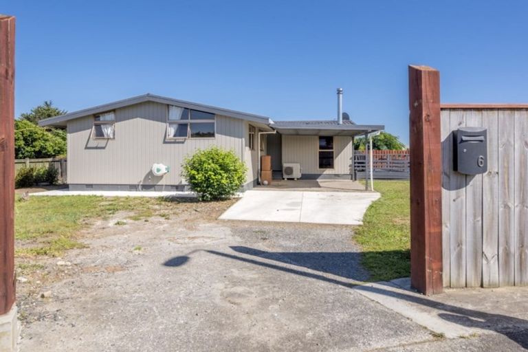 Photo of property in 6 Drake Street, Levin, 5510