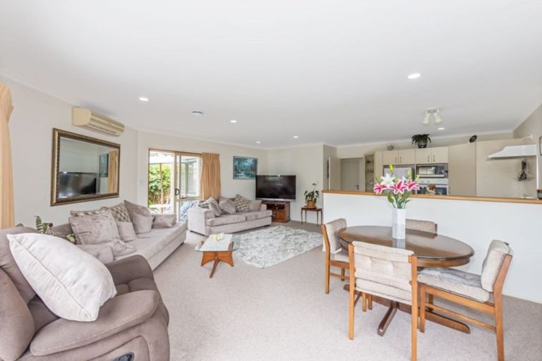 Photo of property in 47 Red Hibiscus Road, Stanmore Bay, Whangaparaoa, 0932
