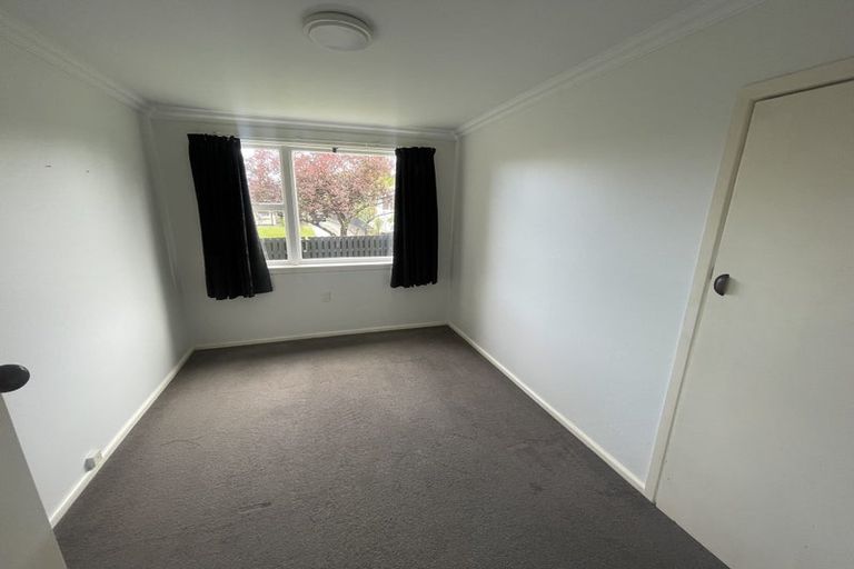 Photo of property in 2 Ilfracombe Place, Burnside, Christchurch, 8053