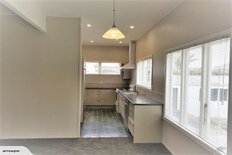 Photo of property in 3 Crete Avenue, Milford, Auckland, 0620