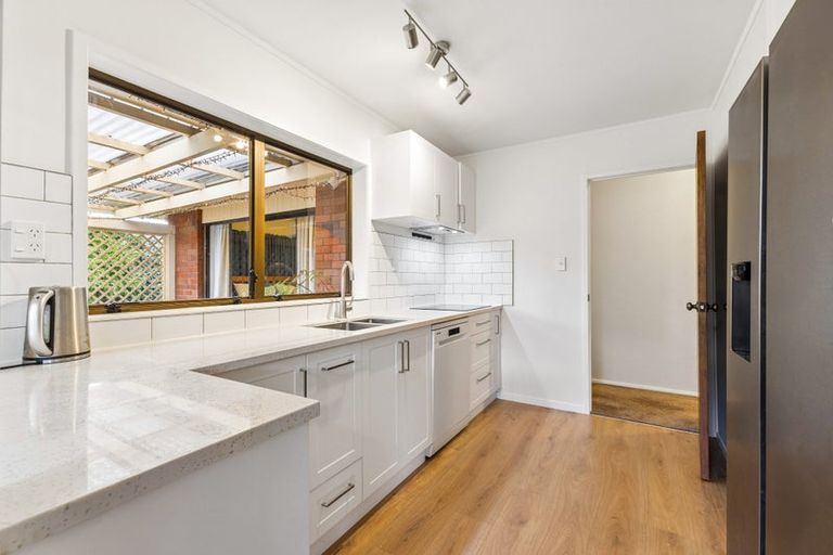 Photo of property in 86 Carnoustie Drive, Wattle Downs, Auckland, 2103