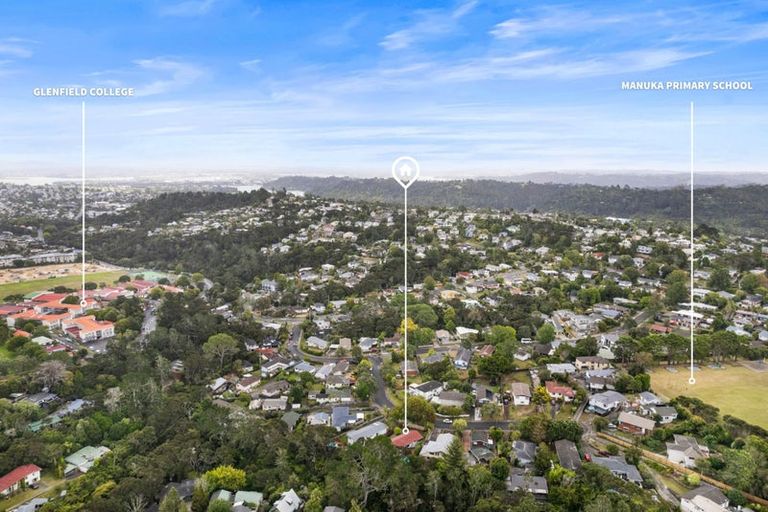 Photo of property in 15 Cunliffe Place, Glenfield, Auckland, 0629