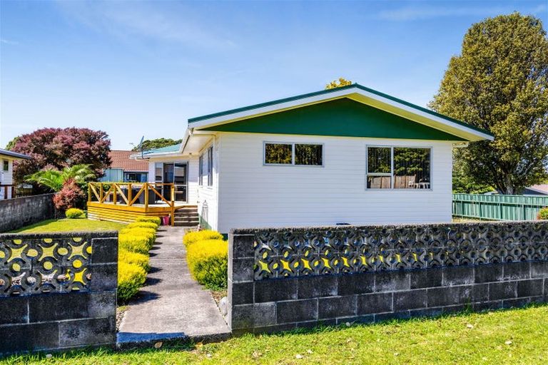 Photo of property in 1 Antonia Place, Bell Block, New Plymouth, 4312