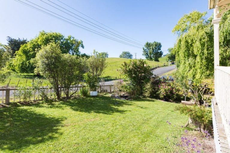 Photo of property in 16 Eagle Street, Waipawa, 4210