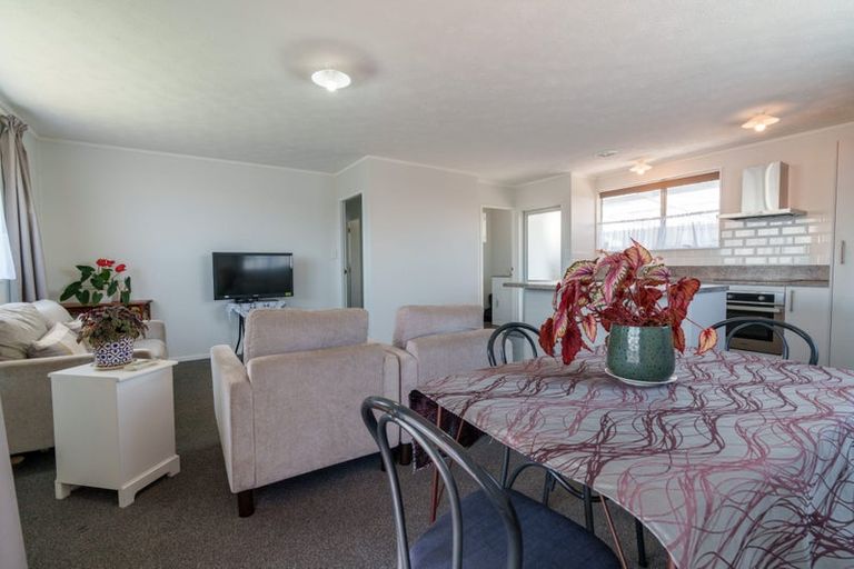 Photo of property in 33 Tiller Close, Kelvin Grove, Palmerston North, 4414