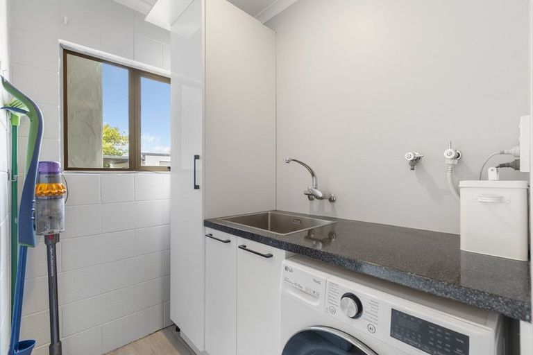 Photo of property in 22 Villa Place, Bell Block, New Plymouth, 4312