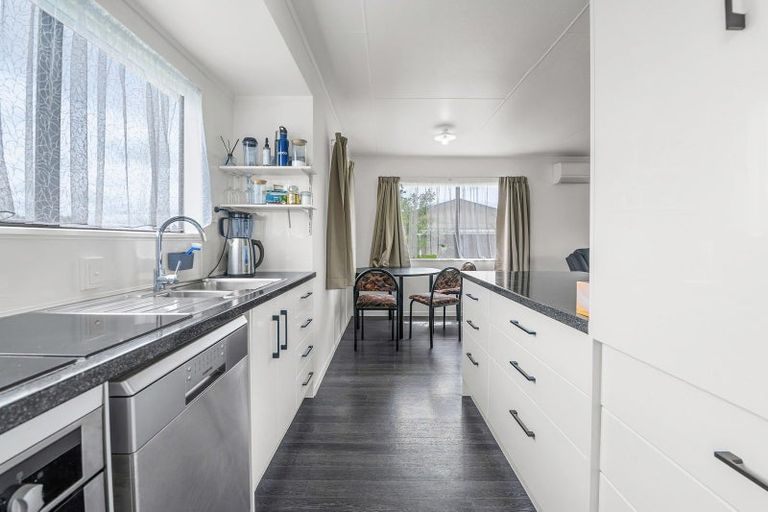 Photo of property in 33 Sunrise Avenue, Owhata, Rotorua, 3010